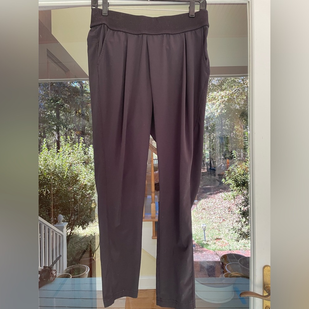 Athleta Black Women’s Pants, Sz. 6